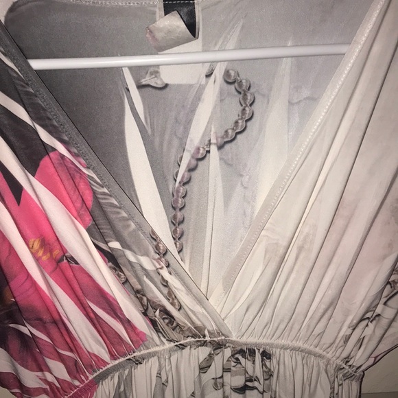 Very flattering loose fit dress. - Picture 3 of 5